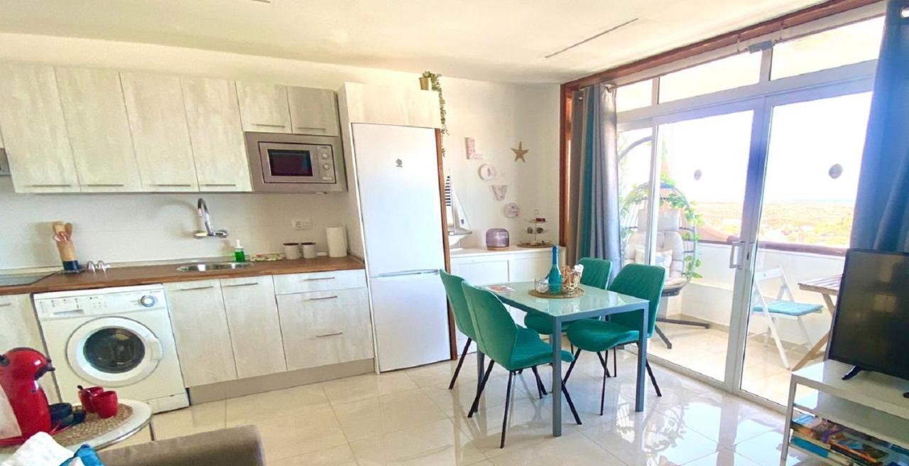 Ocean And Sun View In Palm Mar Apartment Екстериор снимка